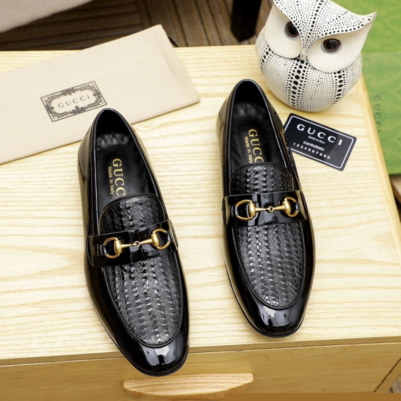 G*u*i leather shoes